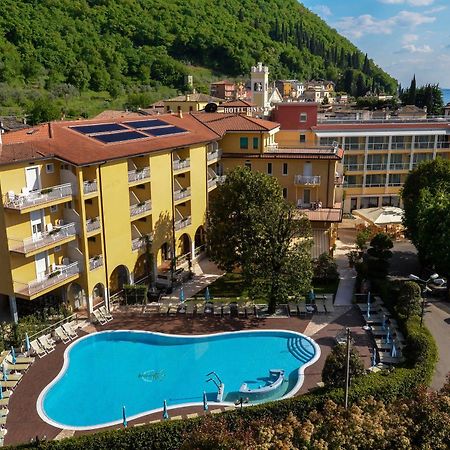 Hotel Bisesti ***S ガルダ エクステリア 写真
