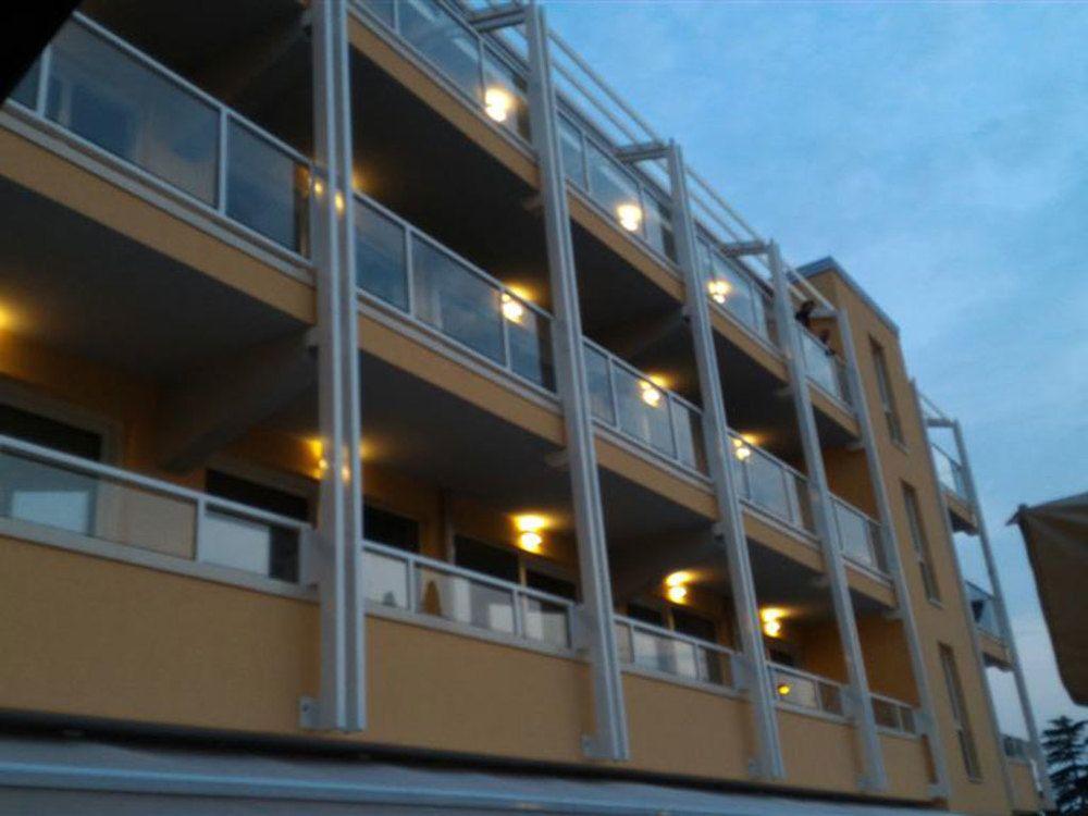 Hotel Bisesti ***S ガルダ エクステリア 写真
