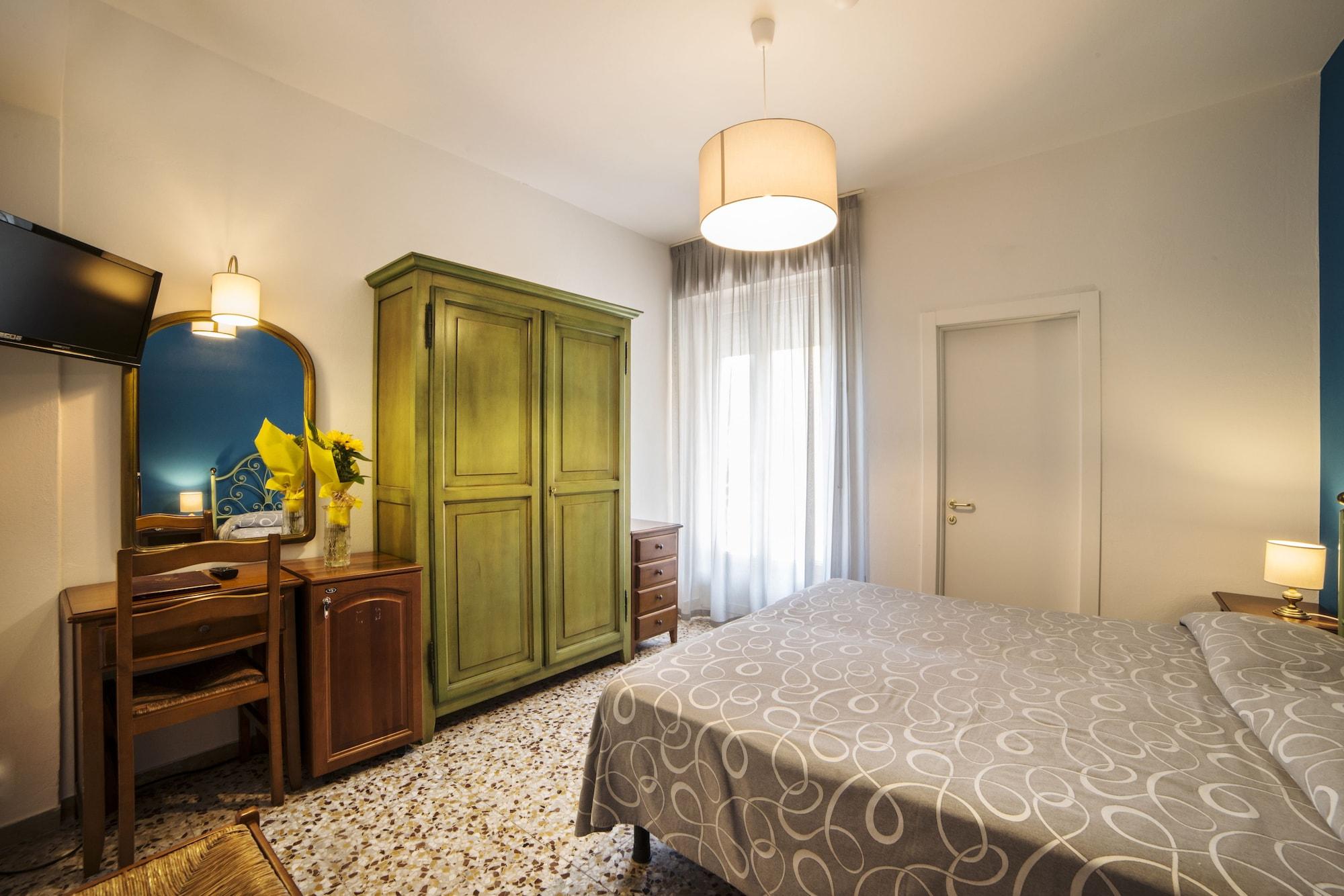 Hotel Bisesti ***S ガルダ エクステリア 写真