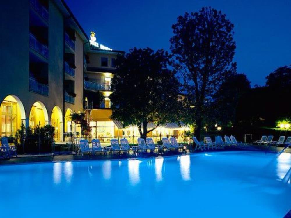 Hotel Bisesti ***S ガルダ エクステリア 写真