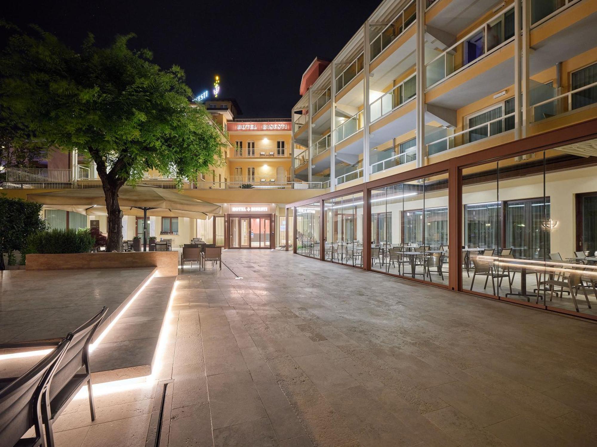 Hotel Bisesti ***S ガルダ エクステリア 写真