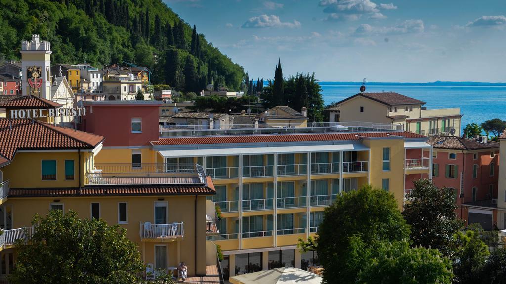 Hotel Bisesti ***S ガルダ エクステリア 写真
