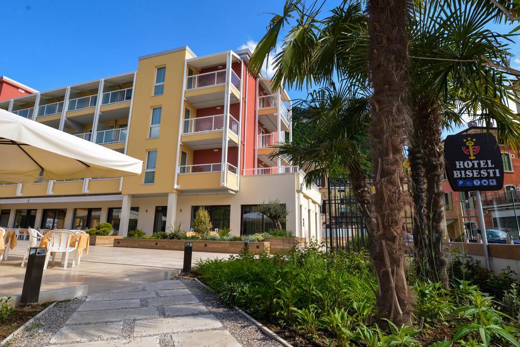 Hotel Bisesti ***S ガルダ エクステリア 写真