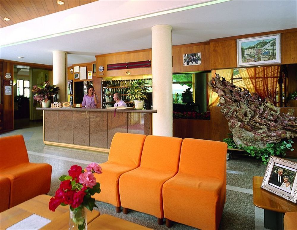 Hotel Bisesti ***S ガルダ エクステリア 写真
